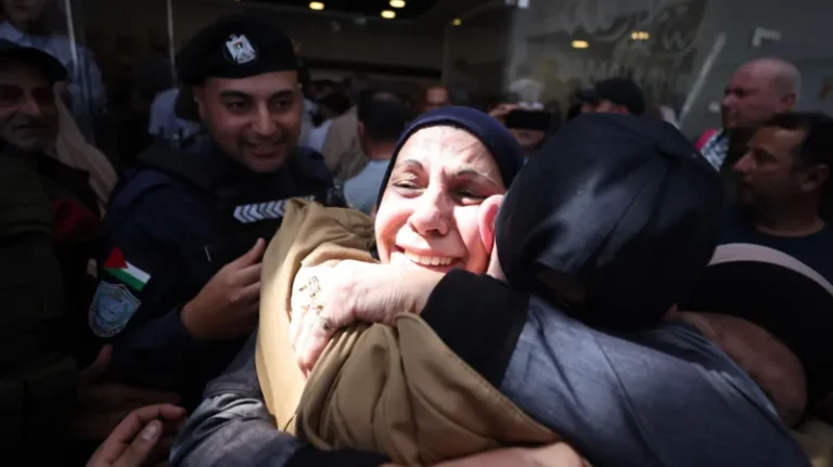 Palestinians celebrate return of prisoners freed by Israel