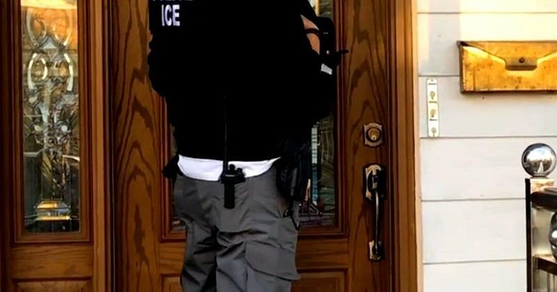 ICE Officers Can Enter Homes Without Judge's Warrant, Memo Says